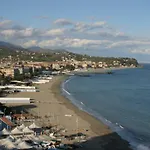 Le Finestre Sul Mare * アルビッソラ・マリーナ