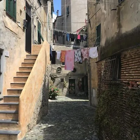 Le Finestre Sul Mare * Альбиссола-Марина